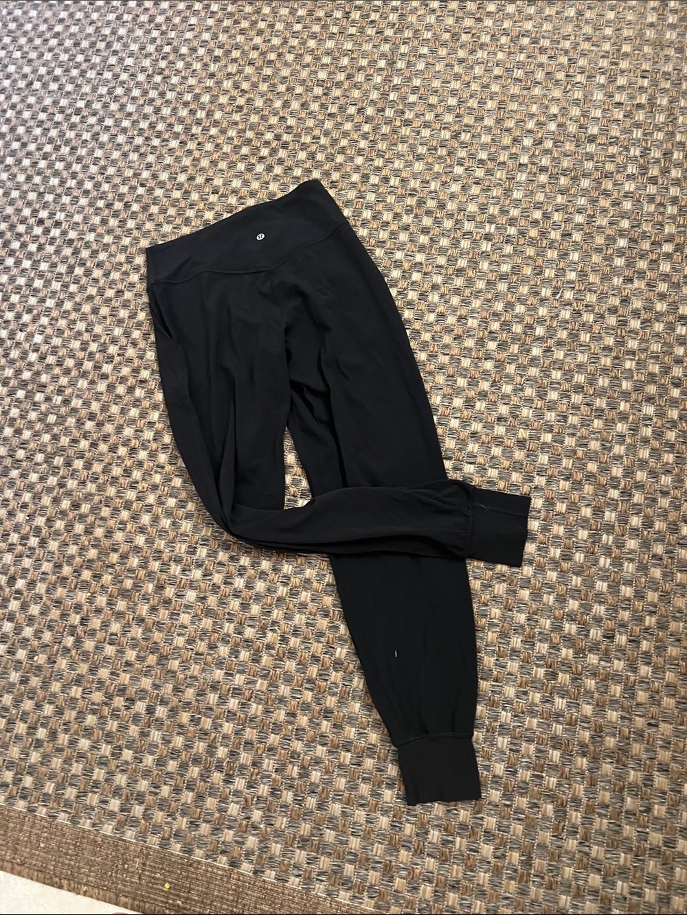 lululemon athletica Black Jogger Pants - Women's size 6,